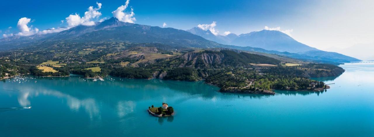 Charmant studio au bord du lac de serre ponçon Apartamento Prunières Exterior foto